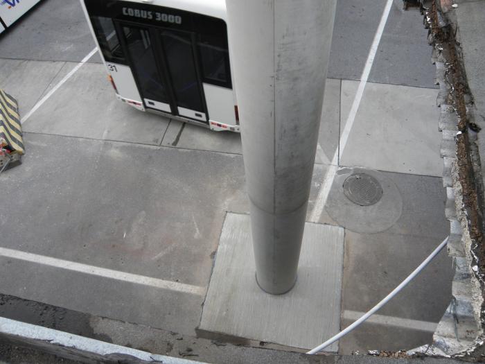 Stützenkonstruktion auf Vorfeld